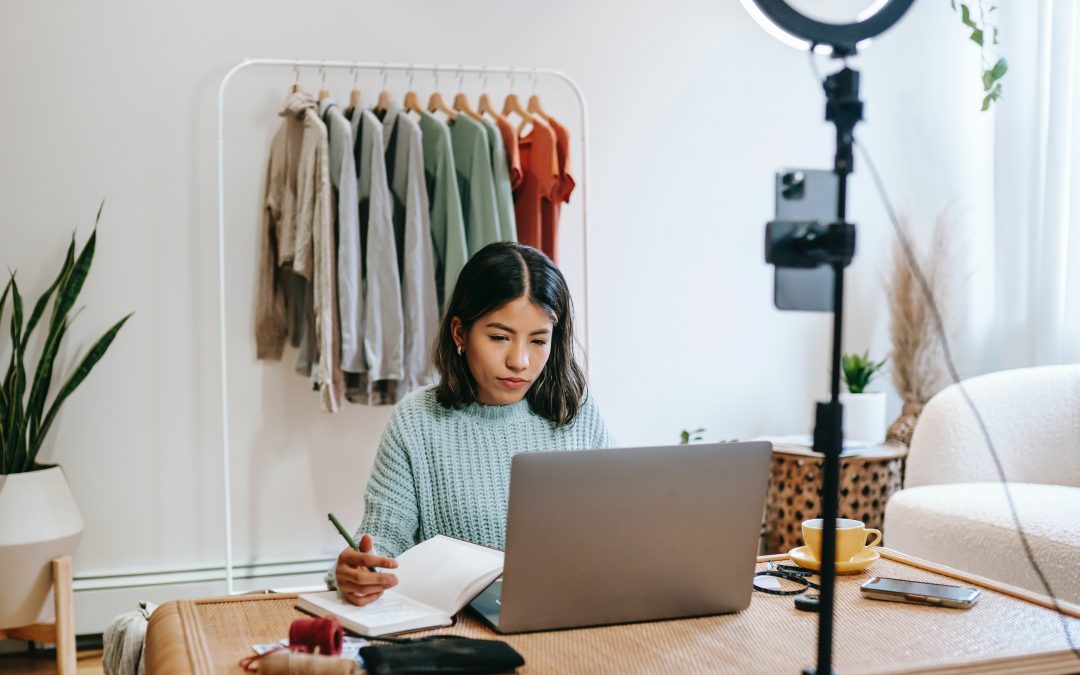 Comment domicilier une SARL chez le Gérant : avantages et risques